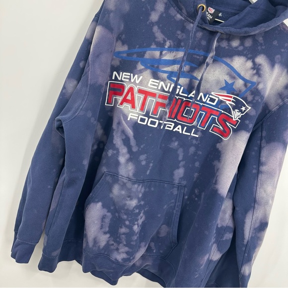 New England Patriots Custom Bleach Splatter Hoodie Size Large Upcycled Sports - Picture 5 of 6